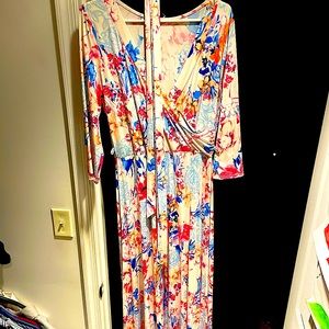 Belted maternity dress